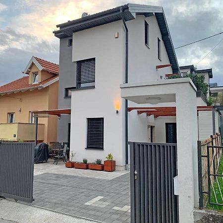 Apartment Maksimir Yard 자그레브 외부 사진